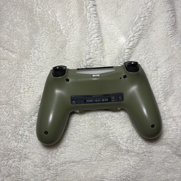DualShock 4 Wireless Controller for PlayStation 4 - Green Camouflage PS4 - Picture 6 of 6
